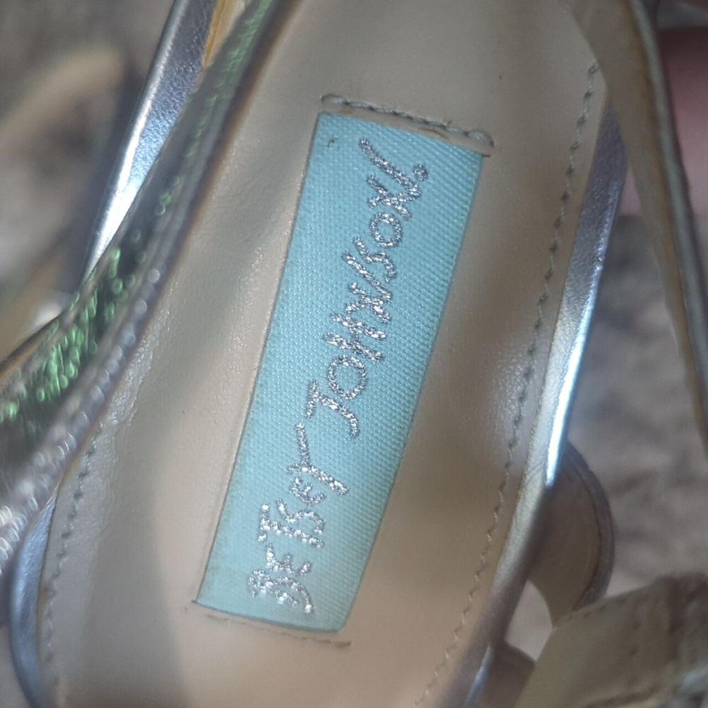 Betsey Johnson 7w wedding sparkle heel with strap silver blue bottom - Picture 2 of 11